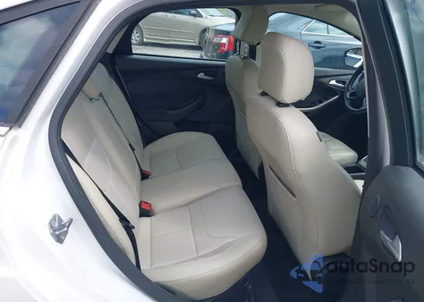 2018 Ford Focus Titanium из США, поврежденный, VIN 1FADP3J22JL314771